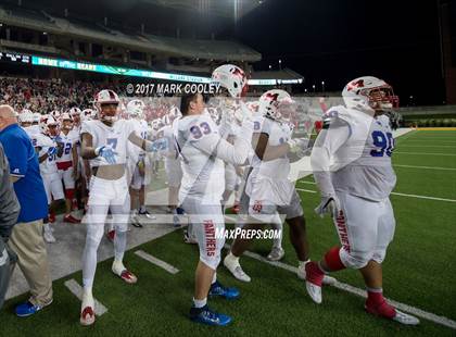 Thumbnail 2 in Mansfield vs. Midway (UIL 6A Regional Semifinal) photogallery.