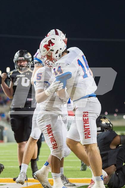 Thumbnail 1 in Mansfield vs. Midway (UIL 6A Regional Semifinal) photogallery.