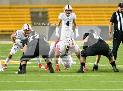 Thumbnail 2 in Mansfield vs. Midway (UIL 6A Regional Semifinal) photogallery.