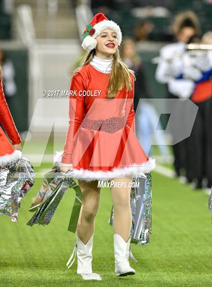 Thumbnail 3 in Mansfield vs. Midway (UIL 6A Regional Semifinal) photogallery.