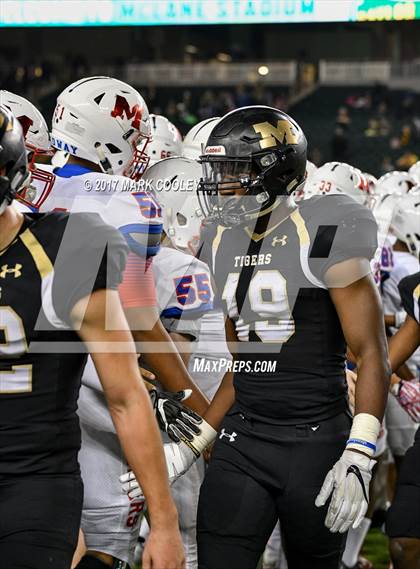 Thumbnail 2 in Mansfield vs. Midway (UIL 6A Regional Semifinal) photogallery.