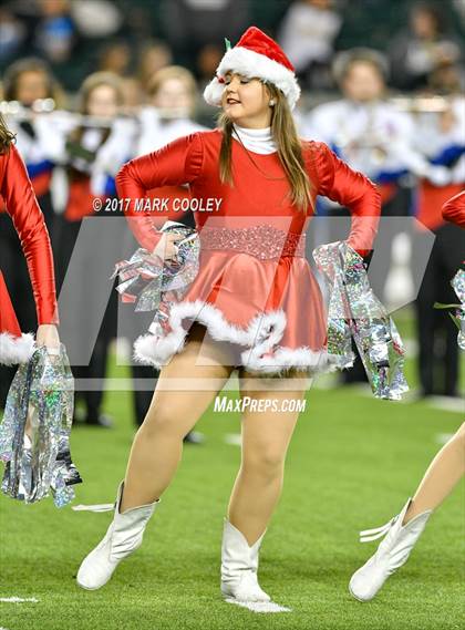 Thumbnail 3 in Mansfield vs. Midway (UIL 6A Regional Semifinal) photogallery.