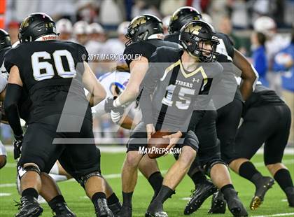 Thumbnail 1 in Mansfield vs. Midway (UIL 6A Regional Semifinal) photogallery.