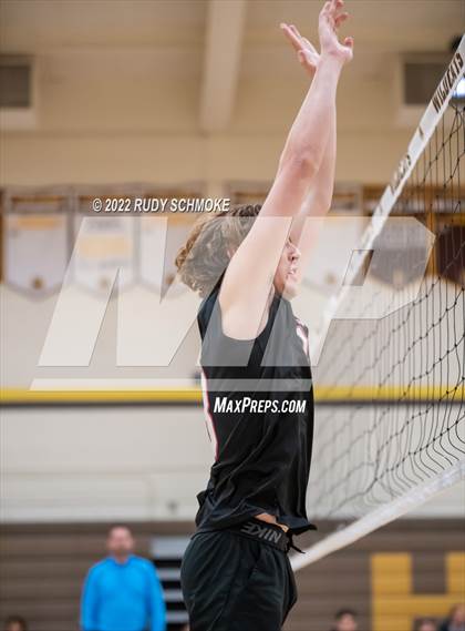 Thumbnail 1 in El Camino vs. Santa Fe Christian (CIF SDS Division II Playoffs) photogallery.