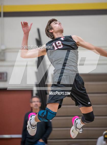 Thumbnail 2 in El Camino vs. Santa Fe Christian (CIF SDS Division II Playoffs) photogallery.
