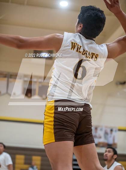 Thumbnail 2 in El Camino vs. Santa Fe Christian (CIF SDS Division II Playoffs) photogallery.