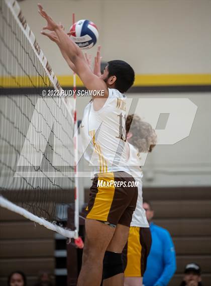 Thumbnail 1 in El Camino vs. Santa Fe Christian (CIF SDS Division II Playoffs) photogallery.