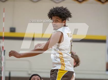Thumbnail 3 in El Camino vs. Santa Fe Christian (CIF SDS Division II Playoffs) photogallery.