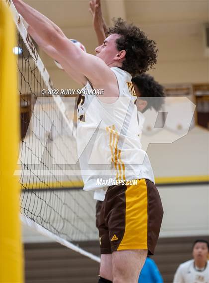 Thumbnail 3 in El Camino vs. Santa Fe Christian (CIF SDS Division II Playoffs) photogallery.