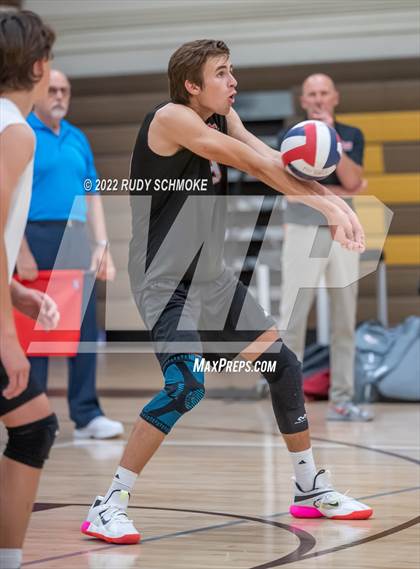 Thumbnail 1 in El Camino vs. Santa Fe Christian (CIF SDS Division II Playoffs) photogallery.