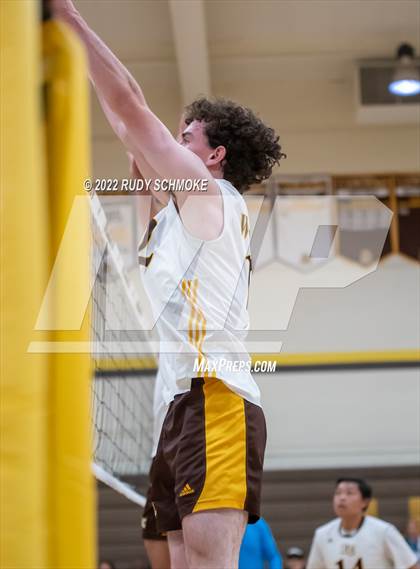 Thumbnail 3 in El Camino vs. Santa Fe Christian (CIF SDS Division II Playoffs) photogallery.