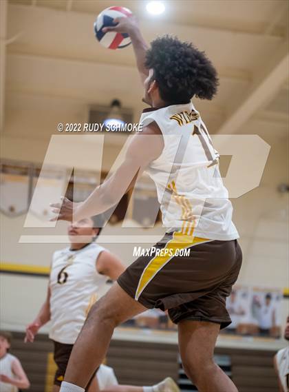Thumbnail 3 in El Camino vs. Santa Fe Christian (CIF SDS Division II Playoffs) photogallery.