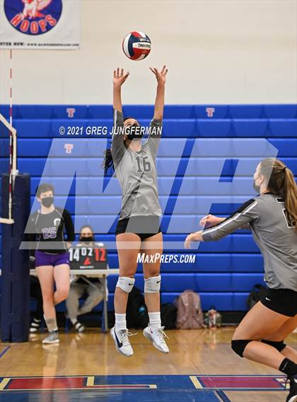 Thumbnail 1 in El Cerrito vs. West County (Tamalpais Tournament) photogallery.