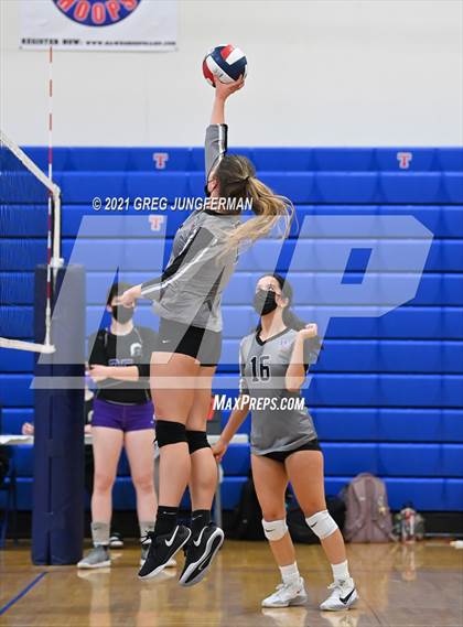 Thumbnail 1 in El Cerrito vs. West County (Tamalpais Tournament) photogallery.