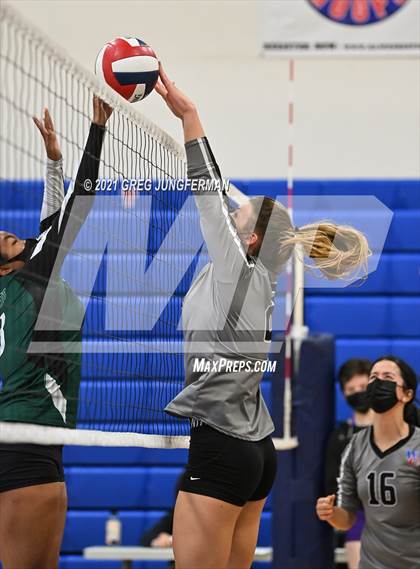 Thumbnail 2 in El Cerrito vs. West County (Tamalpais Tournament) photogallery.