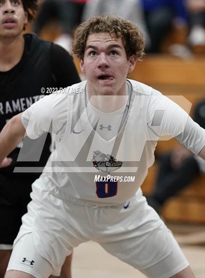 Thumbnail 1 in Folsom vs. Sacramento (Simply Basketball Showcase) photogallery.