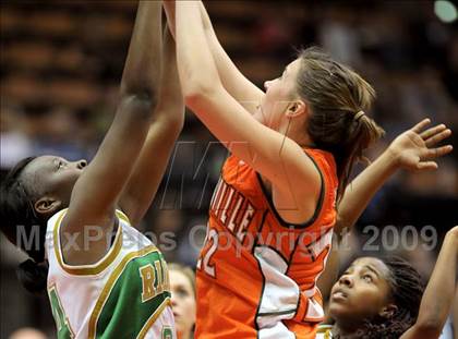 Thumbnail 2 in Porterville vs. Roosevelt (CIF CS D3 Final) photogallery.