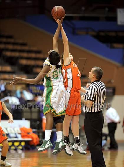 Thumbnail 1 in Porterville vs. Roosevelt (CIF CS D3 Final) photogallery.