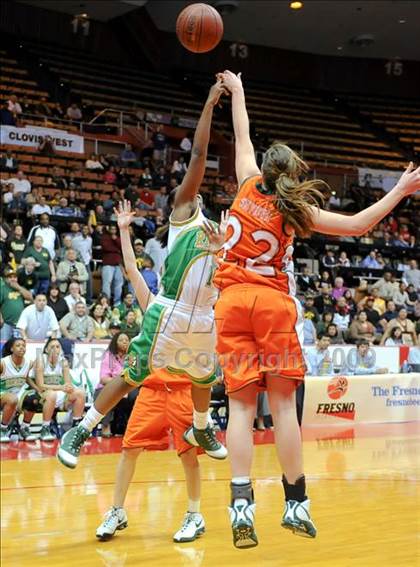 Thumbnail 3 in Porterville vs. Roosevelt (CIF CS D3 Final) photogallery.