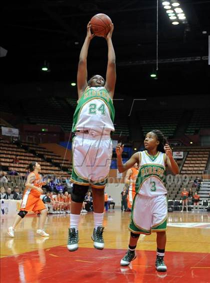 Thumbnail 1 in Porterville vs. Roosevelt (CIF CS D3 Final) photogallery.