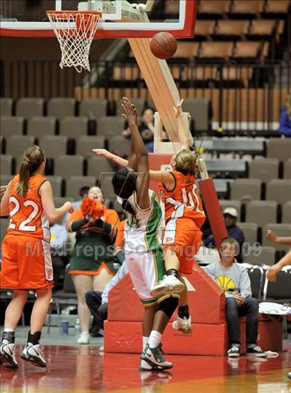 Thumbnail 2 in Porterville vs. Roosevelt (CIF CS D3 Final) photogallery.