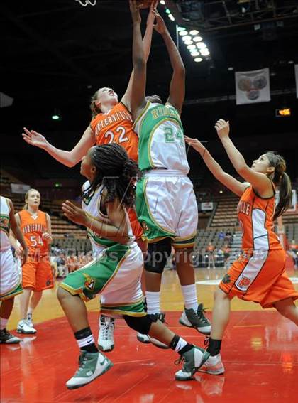 Thumbnail 2 in Porterville vs. Roosevelt (CIF CS D3 Final) photogallery.