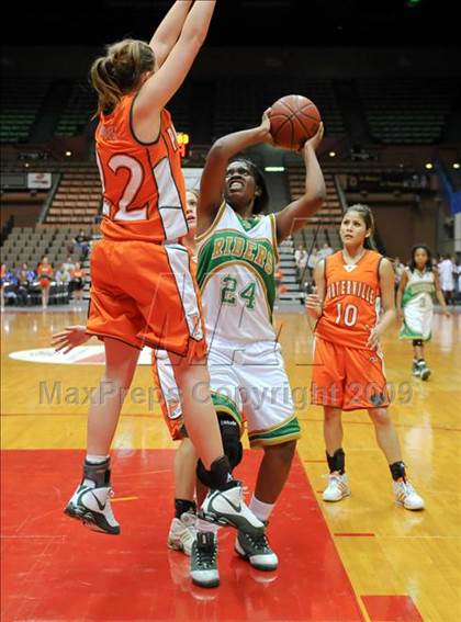 Thumbnail 1 in Porterville vs. Roosevelt (CIF CS D3 Final) photogallery.