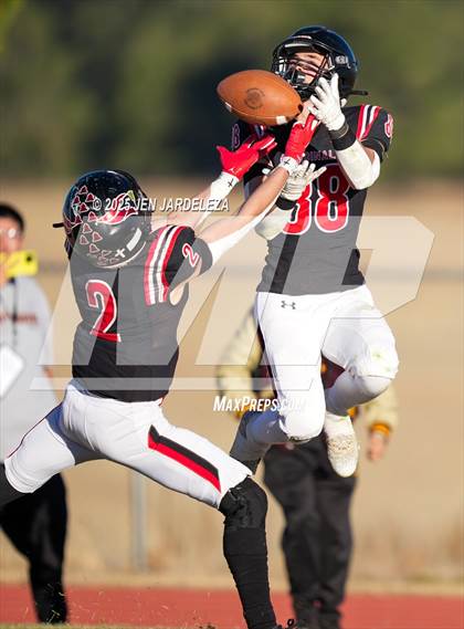 Thumbnail 3 in Brush @ Elizabeth (CHSAA 2A Quarterfinal) photogallery.