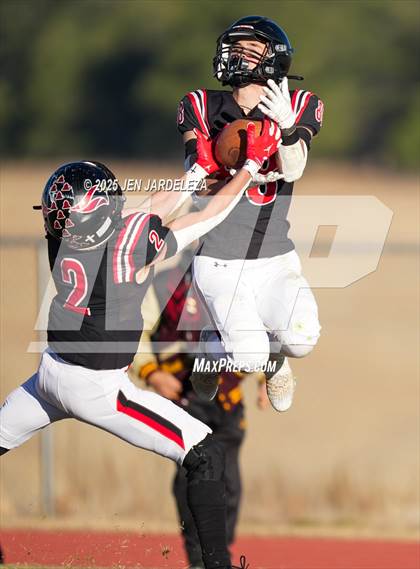 Thumbnail 1 in Brush @ Elizabeth (CHSAA 2A Quarterfinal) photogallery.