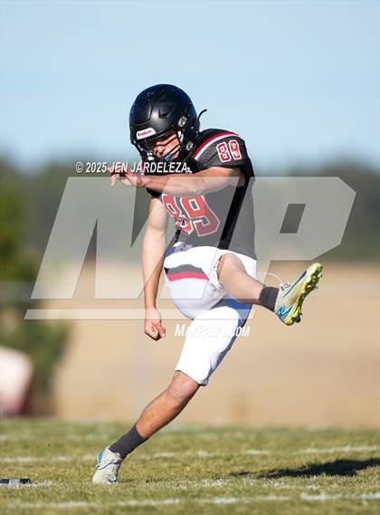 Thumbnail 3 in Brush @ Elizabeth (CHSAA 2A Quarterfinal) photogallery.