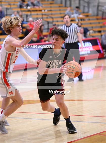 Thumbnail 2 in JSerra Catholic @ Mater Dei photogallery.