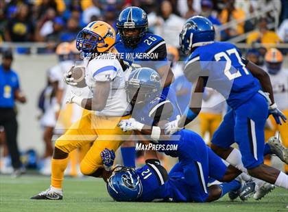Thumbnail 3 in Armwood vs. Northwestern (FHSAA 6A State Championship) photogallery.