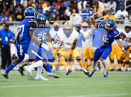 Thumbnail 3 in Armwood vs. Northwestern (FHSAA 6A State Championship) photogallery.