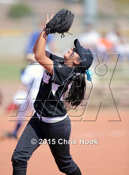 Thumbnail 3 in Catalina Foothills vs. Empire (Tucson Badger Invitational) photogallery.