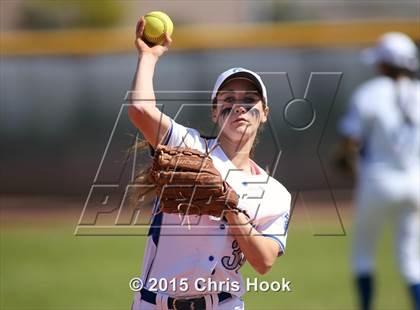 Thumbnail 2 in Catalina Foothills vs. Empire (Tucson Badger Invitational) photogallery.