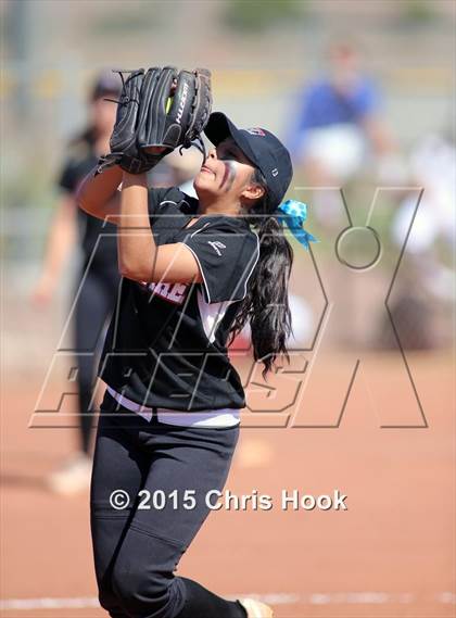 Thumbnail 2 in Catalina Foothills vs. Empire (Tucson Badger Invitational) photogallery.