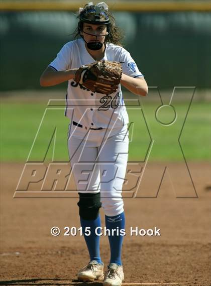 Thumbnail 2 in Catalina Foothills vs. Empire (Tucson Badger Invitational) photogallery.