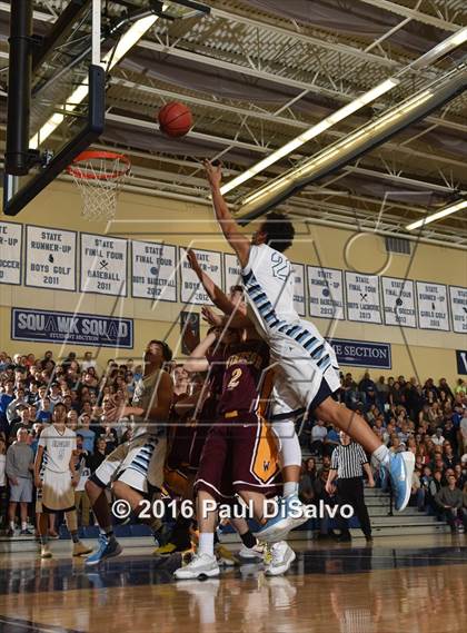 Thumbnail 2 in Windsor vs. Valor Christian (CHSAA 4A Great 8) photogallery.