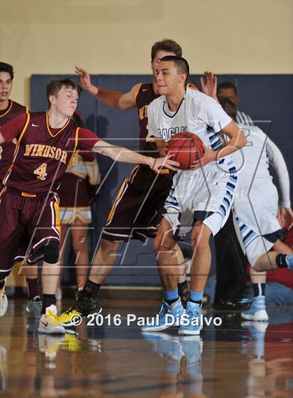 Thumbnail 2 in Windsor vs. Valor Christian (CHSAA 4A Great 8) photogallery.