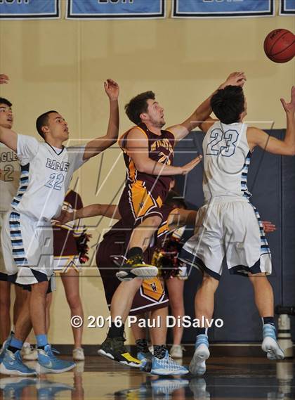 Thumbnail 2 in Windsor vs. Valor Christian (CHSAA 4A Great 8) photogallery.