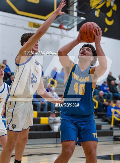 Thumbnail 3 in Tri-Central vs. Greenfield-Central photogallery.