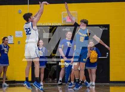 Thumbnail 2 in Tri-Central vs. Greenfield-Central photogallery.