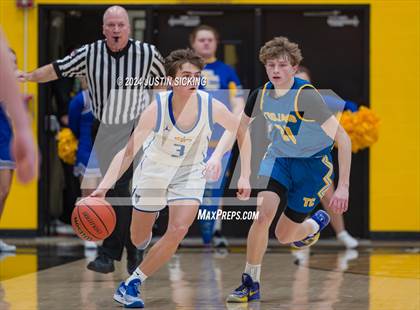 Thumbnail 2 in Tri-Central vs. Greenfield-Central photogallery.