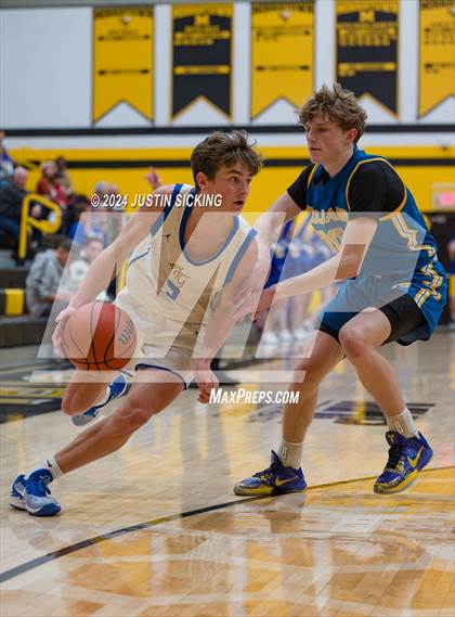 Thumbnail 2 in Tri-Central vs. Greenfield-Central photogallery.