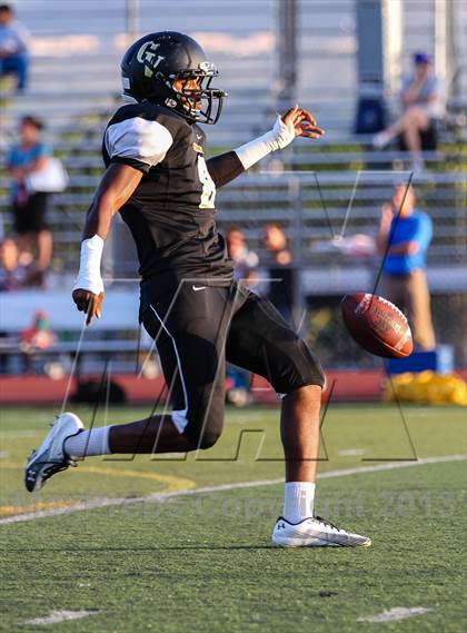 Thumbnail 3 in Golden Valley vs. Agoura photogallery.