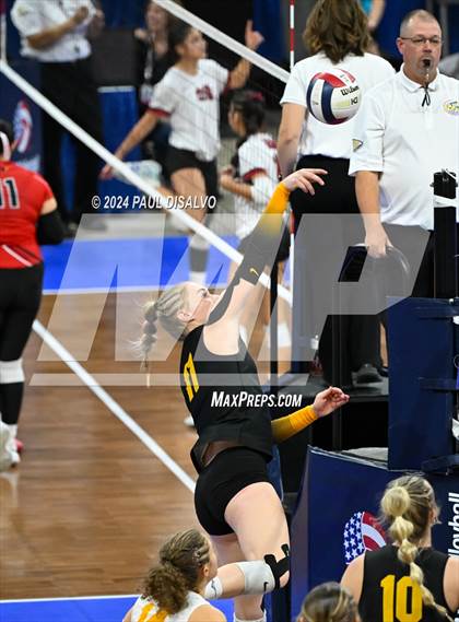 Thumbnail 3 in Thompson Valley vs. Lutheran (CHSAA 4A State Final) photogallery.