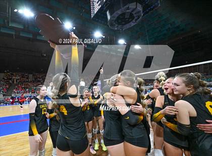 Thumbnail 2 in Thompson Valley vs. Lutheran (CHSAA 4A State Final) photogallery.