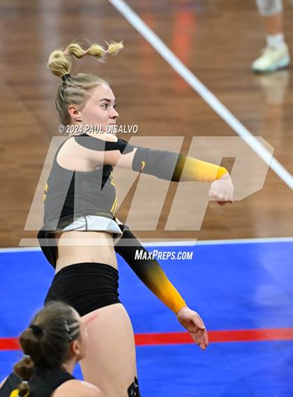 Thumbnail 2 in Thompson Valley vs. Lutheran (CHSAA 4A State Final) photogallery.