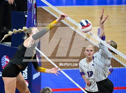 Thumbnail 2 in Thompson Valley vs. Lutheran (CHSAA 4A State Final) photogallery.