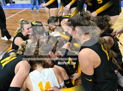 Thumbnail 2 in Thompson Valley vs. Lutheran (CHSAA 4A State Final) photogallery.